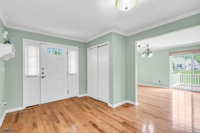 10 Harvey Ct, Clark Twp., NJ 07066