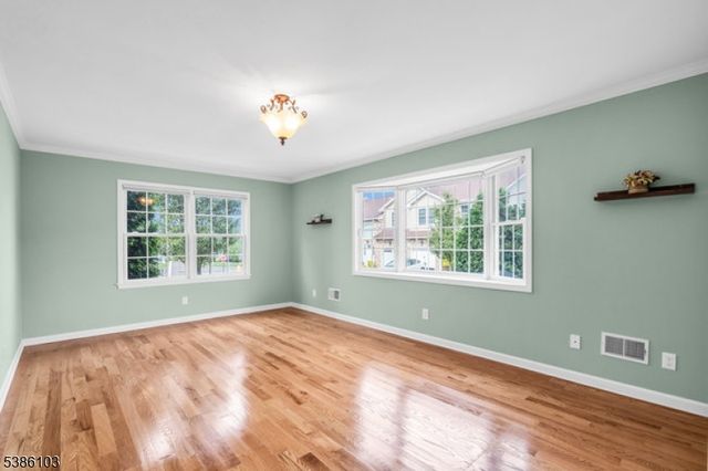 10 Harvey Ct, Clark Twp., NJ 07066
