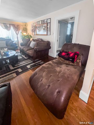 660 West Jackson Avenue, Bridgeport, CT 06604