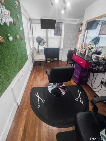 660 West Jackson Avenue, Bridgeport, CT 06604