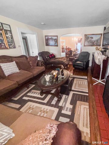 660 West Jackson Avenue, Bridgeport, CT 06604