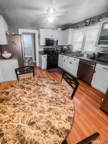 660 West Jackson Avenue, Bridgeport, CT 06604