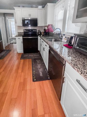 660 West Jackson Avenue, Bridgeport, CT 06604