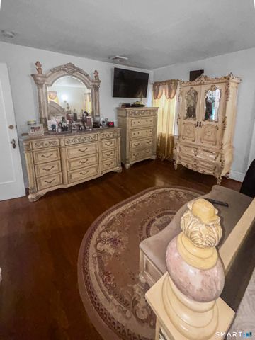 660 West Jackson Avenue, Bridgeport, CT 06604