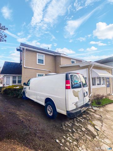 660 West Jackson Avenue, Bridgeport, CT 06604