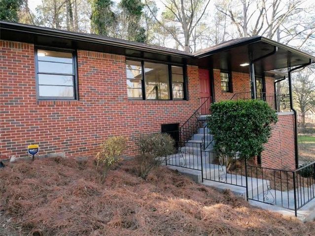 2756 Oldknow Drive, Atlanta, GA 30318