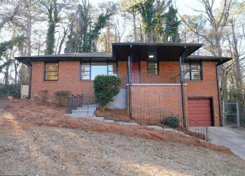 2756 Oldknow Drive, Atlanta, GA 30318