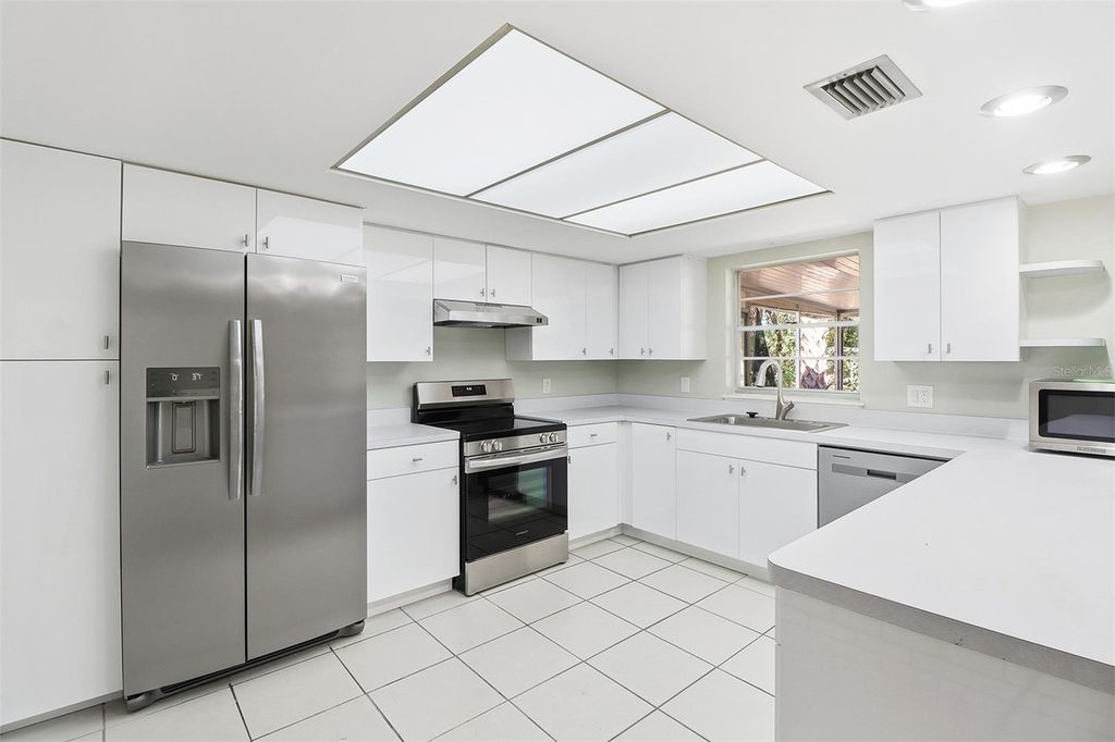 Image 11 of property listing at 9140 W HARBOR ISLE COURT, Crystal River, FL 34429