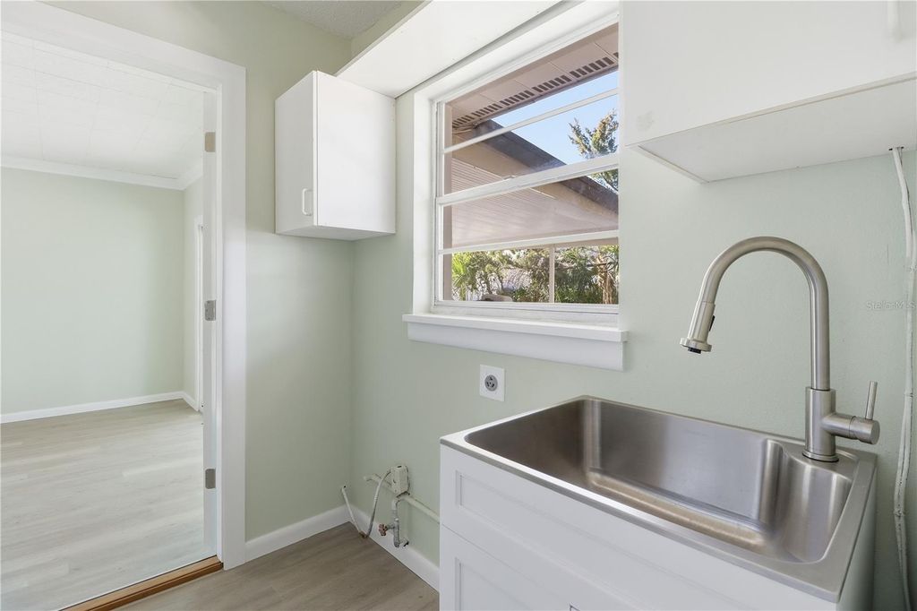 Image 28 of property listing at 9140 W HARBOR ISLE COURT, Crystal River, FL 34429