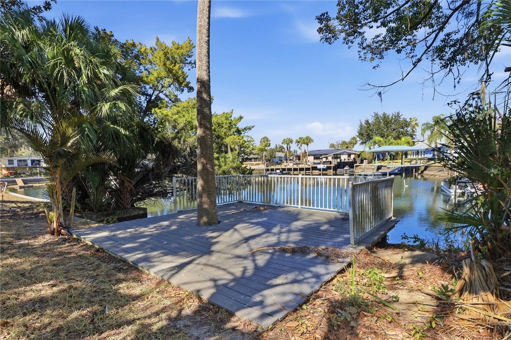 Image 41 of property listing at 9140 W HARBOR ISLE COURT, Crystal River, FL 34429