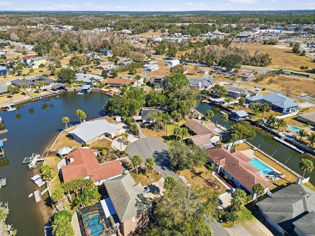 Image 42 of property listing at 9140 W HARBOR ISLE COURT, Crystal River, FL 34429