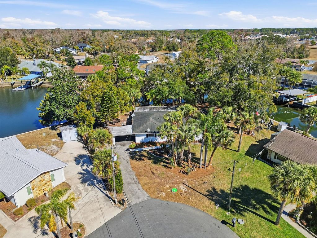 Image 44 of property listing at 9140 W HARBOR ISLE COURT, Crystal River, FL 34429