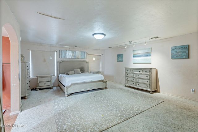 460 E Yvon Drive, Tucson, AZ 85704