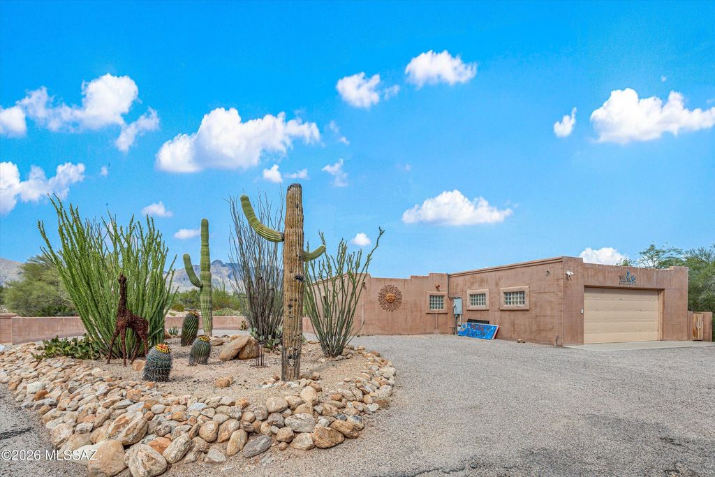 460 E Yvon Drive, Tucson, AZ 85704