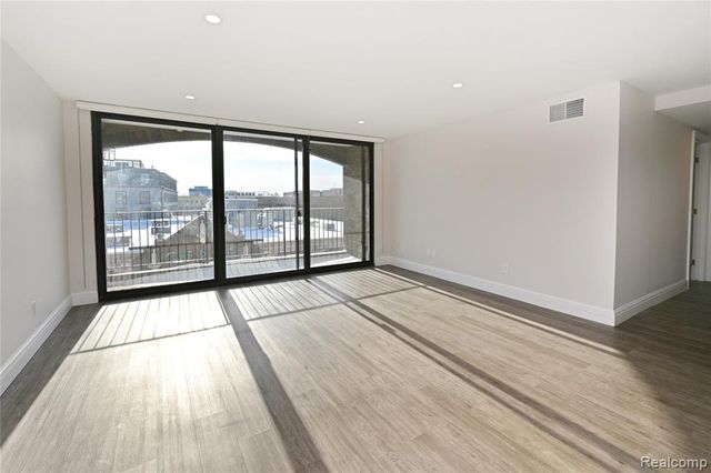 211 E Merrill Street 403, Birmingham, MI 48009