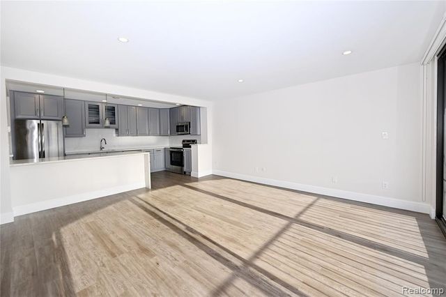 211 E Merrill Street 403, Birmingham, MI 48009