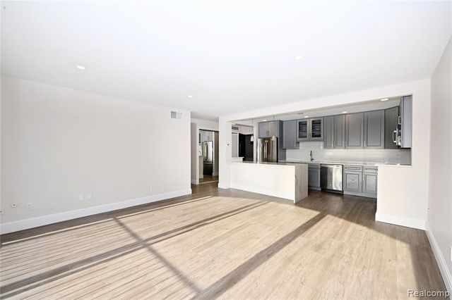 211 E Merrill Street 403, Birmingham, MI 48009