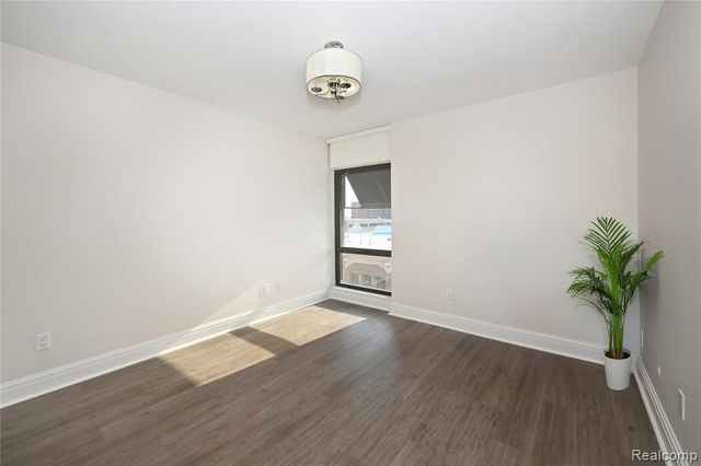 211 E Merrill Street 403, Birmingham, MI 48009