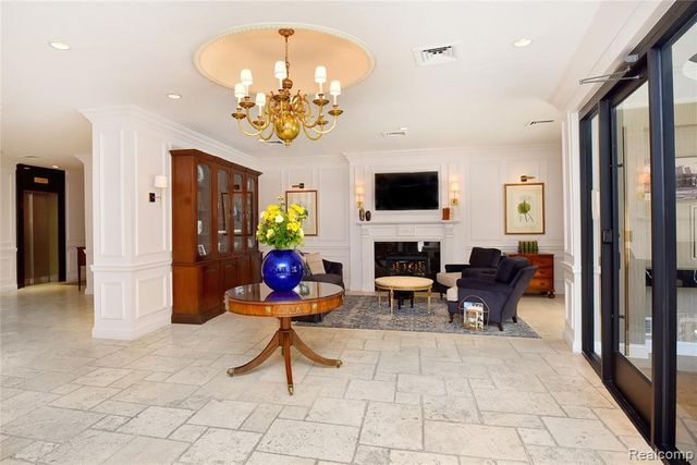 211 E Merrill Street 403, Birmingham, MI 48009