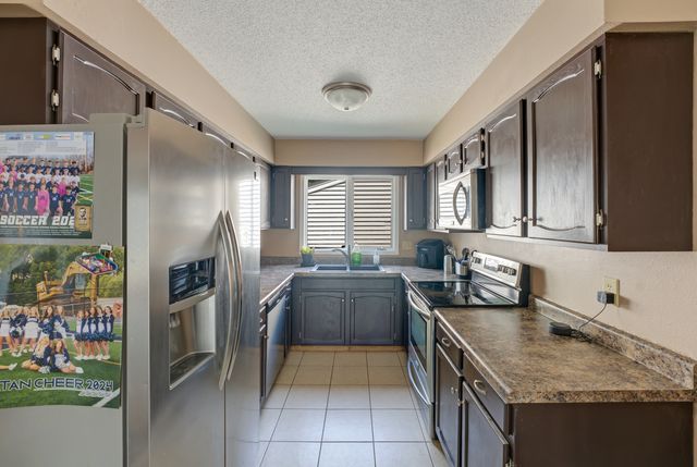 3450 Cedarview Court, Bettendorf, IA 52722