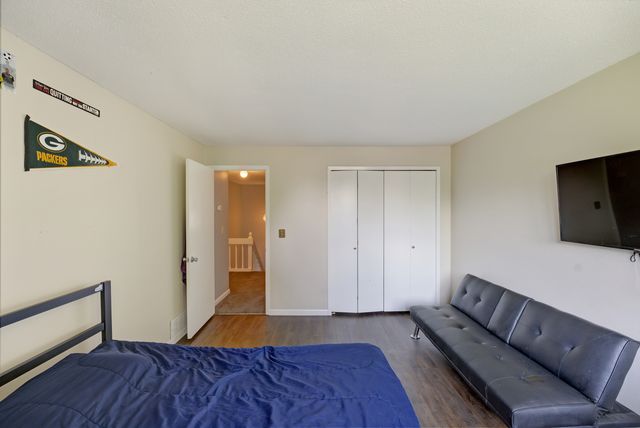 3450 Cedarview Court, Bettendorf, IA 52722
