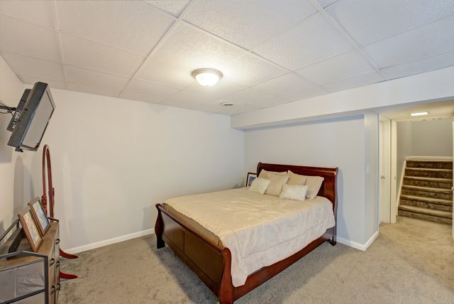 3450 Cedarview Court, Bettendorf, IA 52722