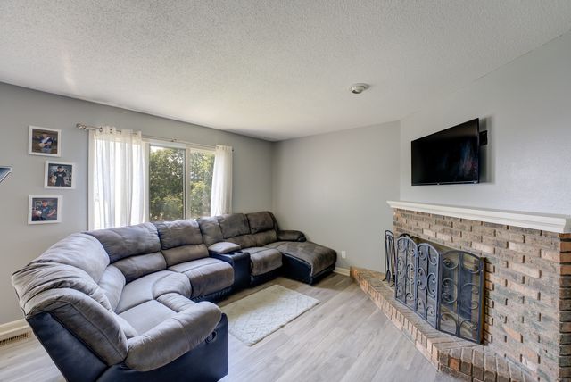 3450 Cedarview Court, Bettendorf, IA 52722