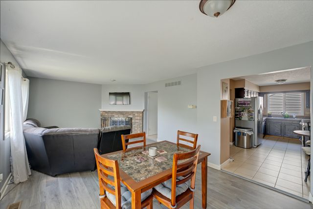 3450 Cedarview Court, Bettendorf, IA 52722