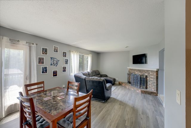3450 Cedarview Court, Bettendorf, IA 52722