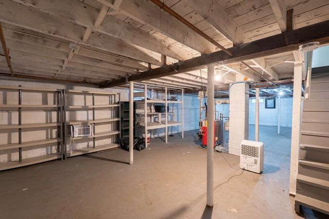 725 Lombard Rd, Chicopee, MA 01020