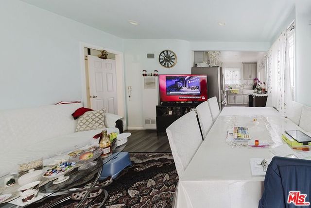 1151 N Columbus Avenue, Glendale, CA 91202