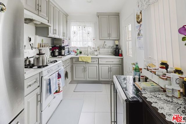 1151 N Columbus Avenue, Glendale, CA 91202