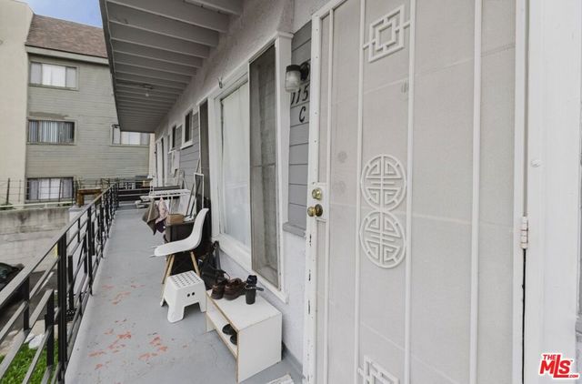 1151 N Columbus Avenue, Glendale, CA 91202