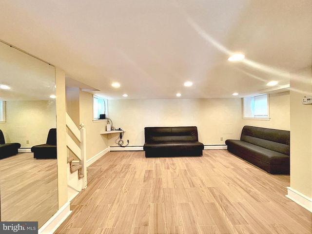 222 ROCK GLEN RD, Wynnewood, PA 19096