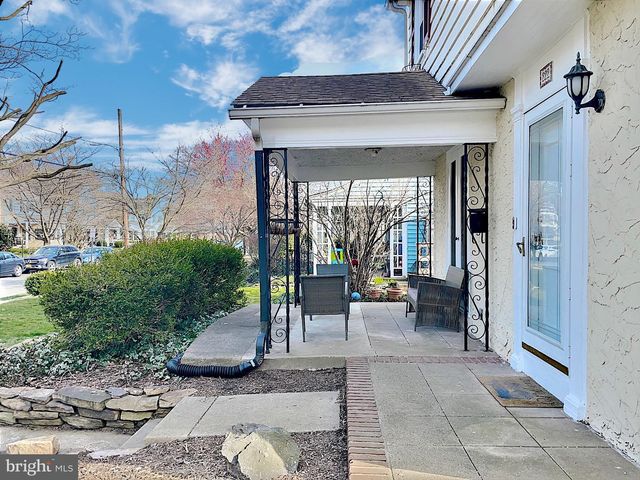 222 ROCK GLEN RD, Wynnewood, PA 19096