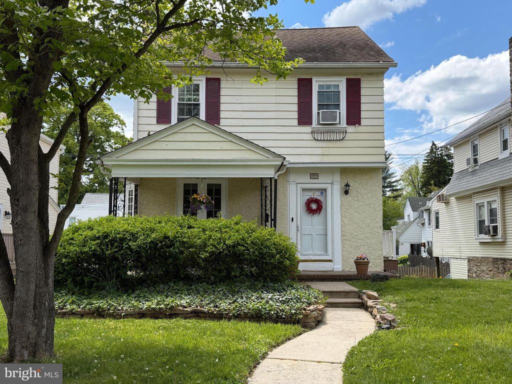 222 ROCK GLEN RD, Wynnewood, PA 19096