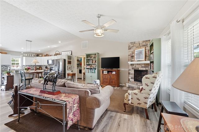 212 School Road, Wilmington, OH 45177