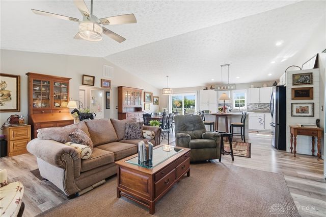 212 School Road, Wilmington, OH 45177