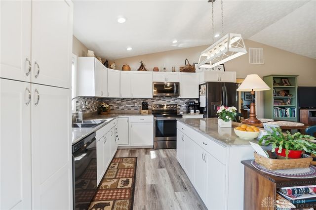 212 School Road, Wilmington, OH 45177