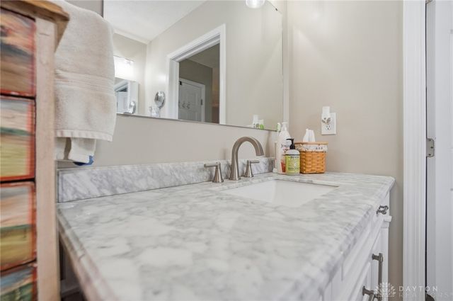 212 School Road, Wilmington, OH 45177