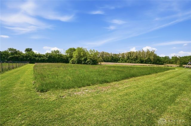 212 School Road, Wilmington, OH 45177
