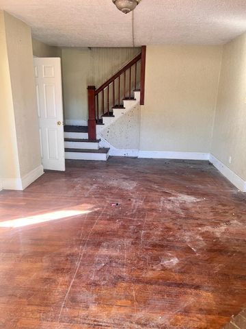 2208 10th ST, Roanoke, VA 24012