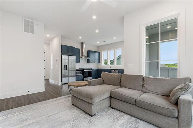 1290 Longreen Terr NW 2, Atlanta, GA 30318