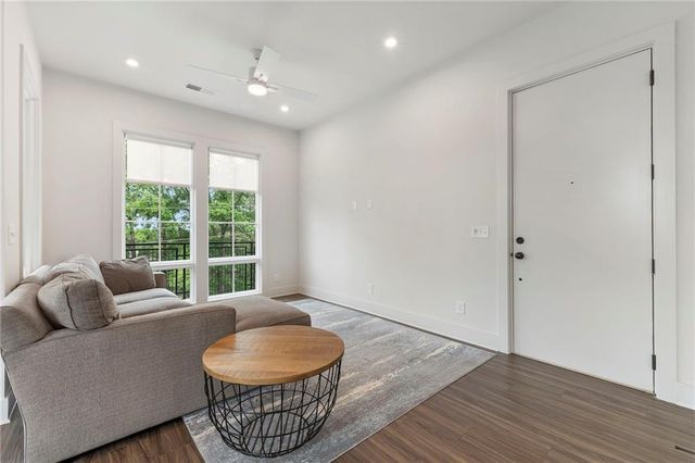 1290 Longreen Terr NW 2, Atlanta, GA 30318
