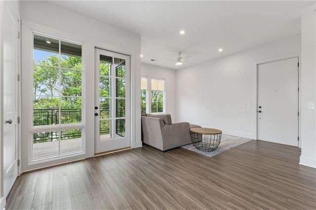 1290 Longreen Terr NW 2, Atlanta, GA 30318