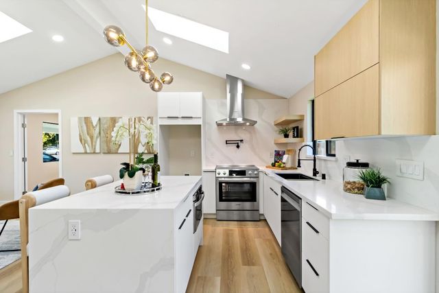 1707 Fruitdale Avenue, San Jose, CA 95128