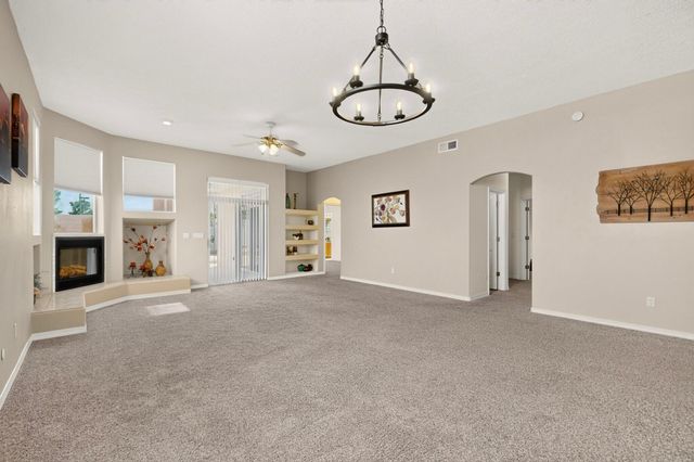 8008 Oso Rico Road NE, Albuquerque, NM 87122