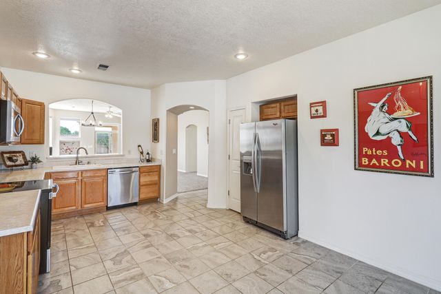 8008 Oso Rico Road NE, Albuquerque, NM 87122