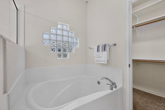 8008 Oso Rico Road NE, Albuquerque, NM 87122