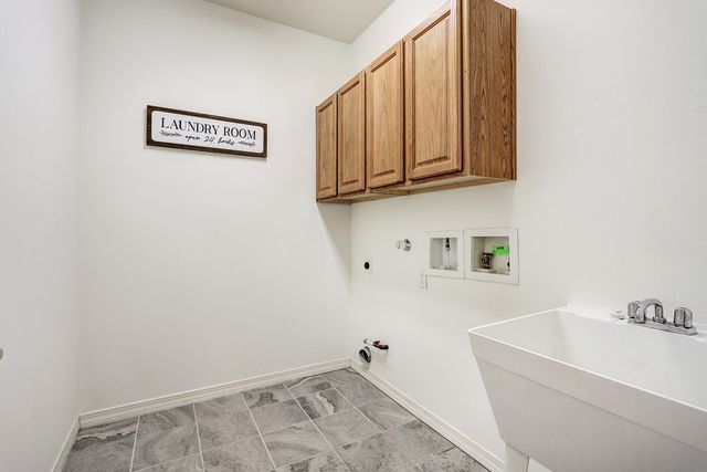 8008 Oso Rico Road NE, Albuquerque, NM 87122